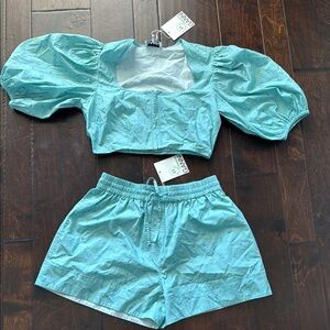 Ganni Floral Cropped Top & Light Blue Women Shorts